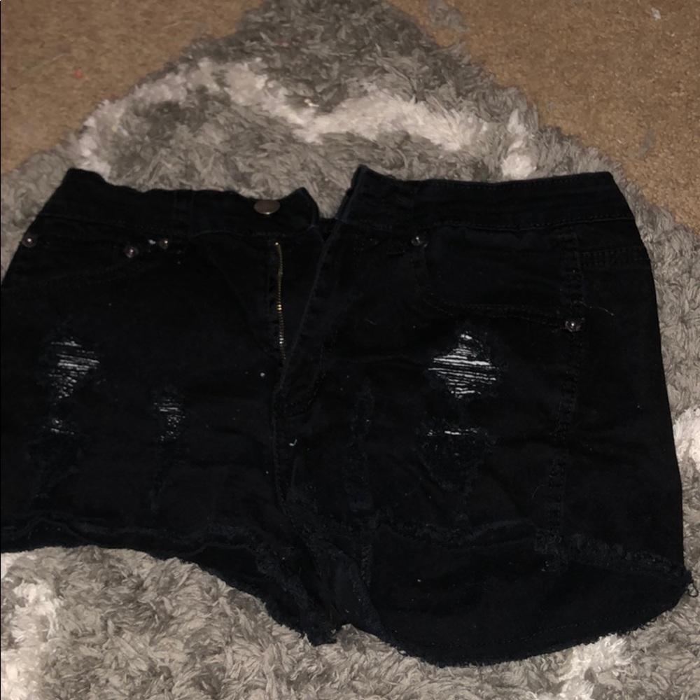 Black distressed shorts